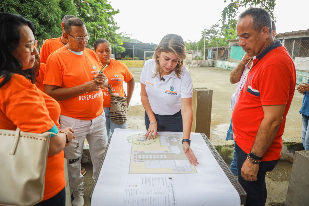 Alcaldesa Virna Johnson da inicio a las obras de construcción del Centro de Referenciación de Guachaca