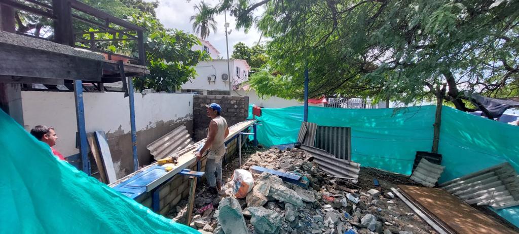 Distrito suspende la construcción de baños en zona de playa de Plenomar
