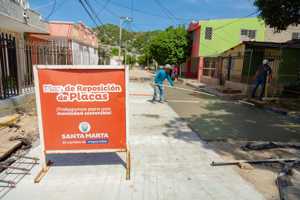 Alcaldía inicia reposición de placas en María Eugenia Alcaldía inicia reposición de placas en María Eugenia