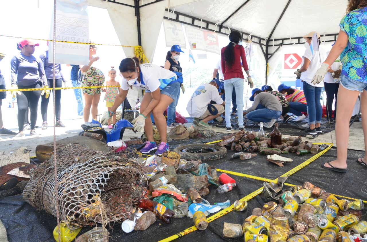 Jornada de limpieza en la desembocadura del Río Gaira Jornada de limpieza en la desembocadura del Río Gaira