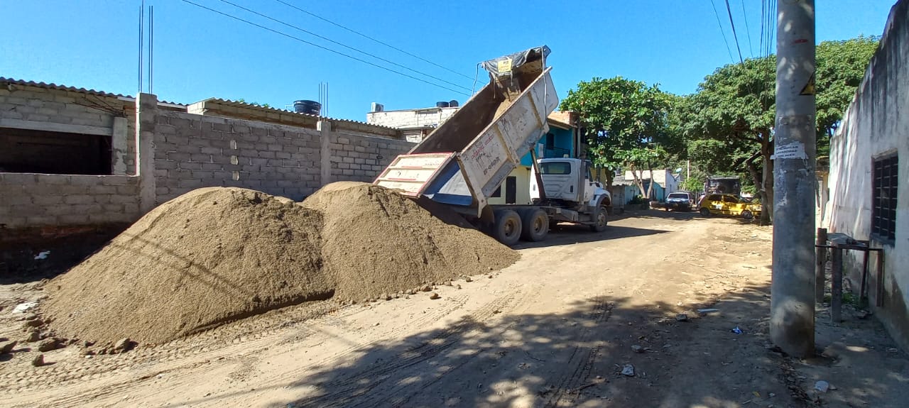 Alcaldía Distrital ha recolectado y retirado 1850 metros cúbicos de sedimento y roca en varios sectores de la ciudad