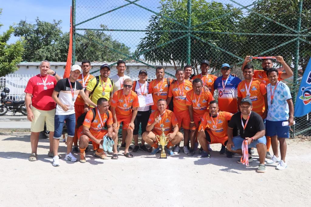 Culminó torneo de fútbol para docentes del Distrito