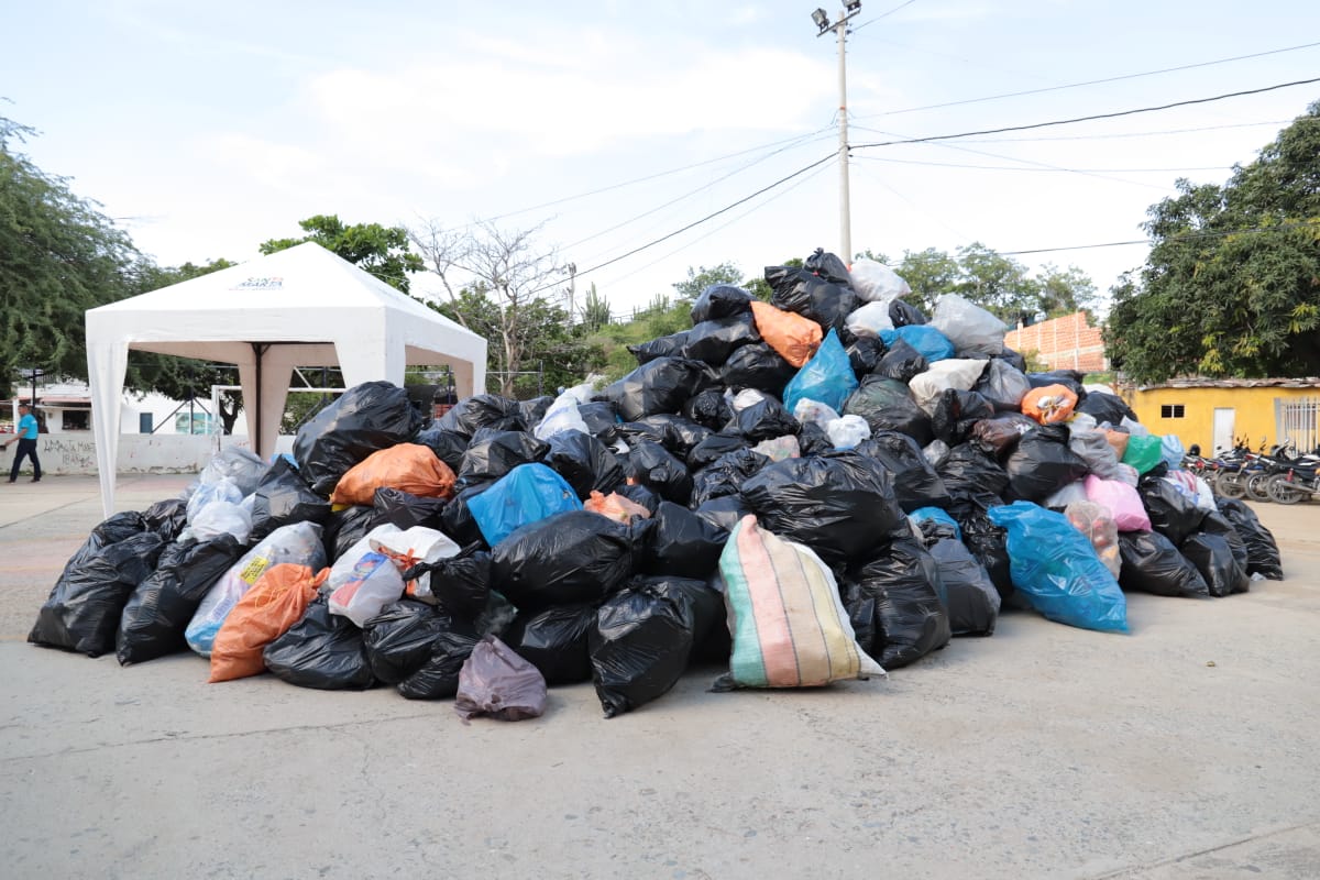 Dadsa evita que 65 mil botellas fueran a dar a ríos y playas, tras inscripción de 2 mil samarios en Carrera 5K