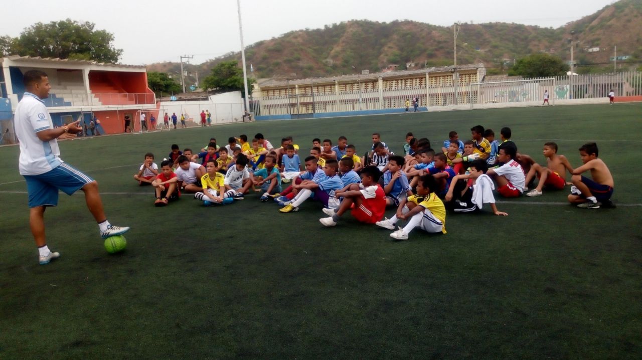 Con 4.000 niños y niñas las Escuelas Populares del Deporte comienzan actividades Con 4.000 niños y niñas las Escuelas Populares del Deporte comienzan actividades