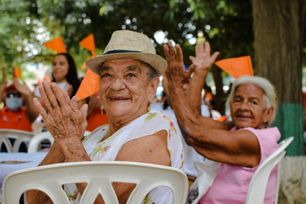 Alcaldesa compartió jornada de alegría y atención integral con adultos mayores