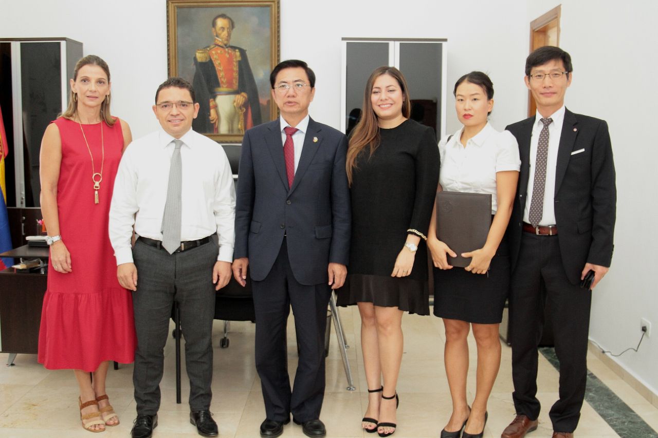 Alcalde Martínez recibió al Embajador de Corea en Colombia