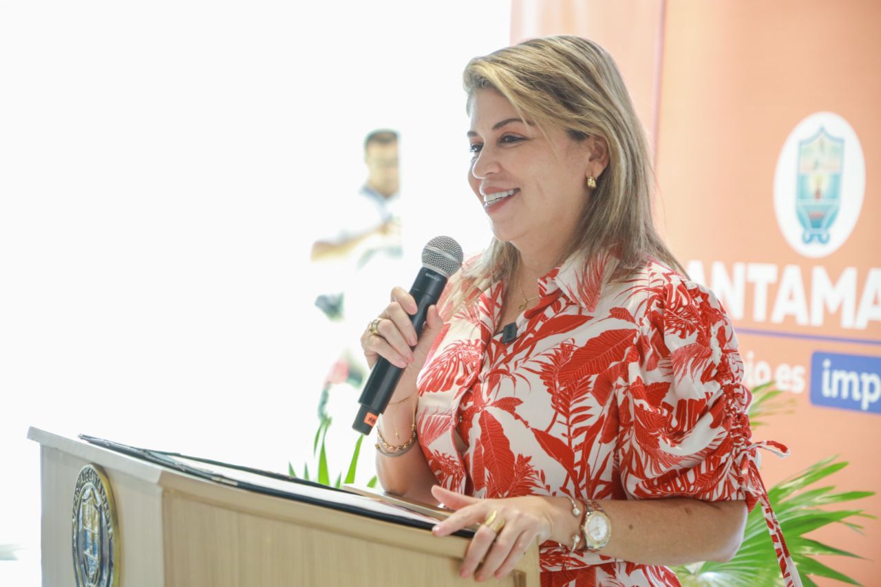 Alcaldesa Virna Johnson abre convocatoria para formación de docentes y directivos docentes en especialización y maestría