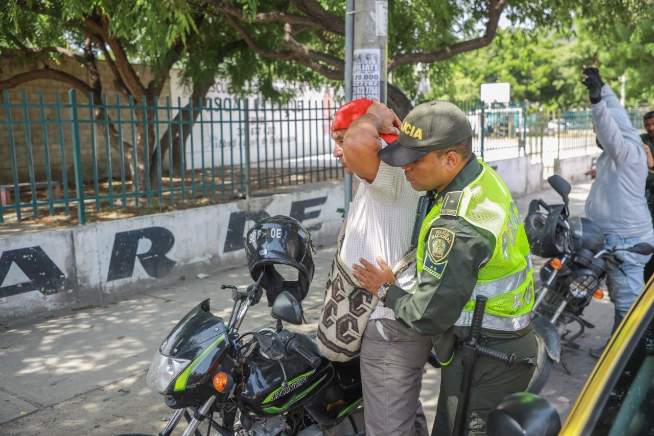  98 sanciones por parrillero hombre y placas adulteradas