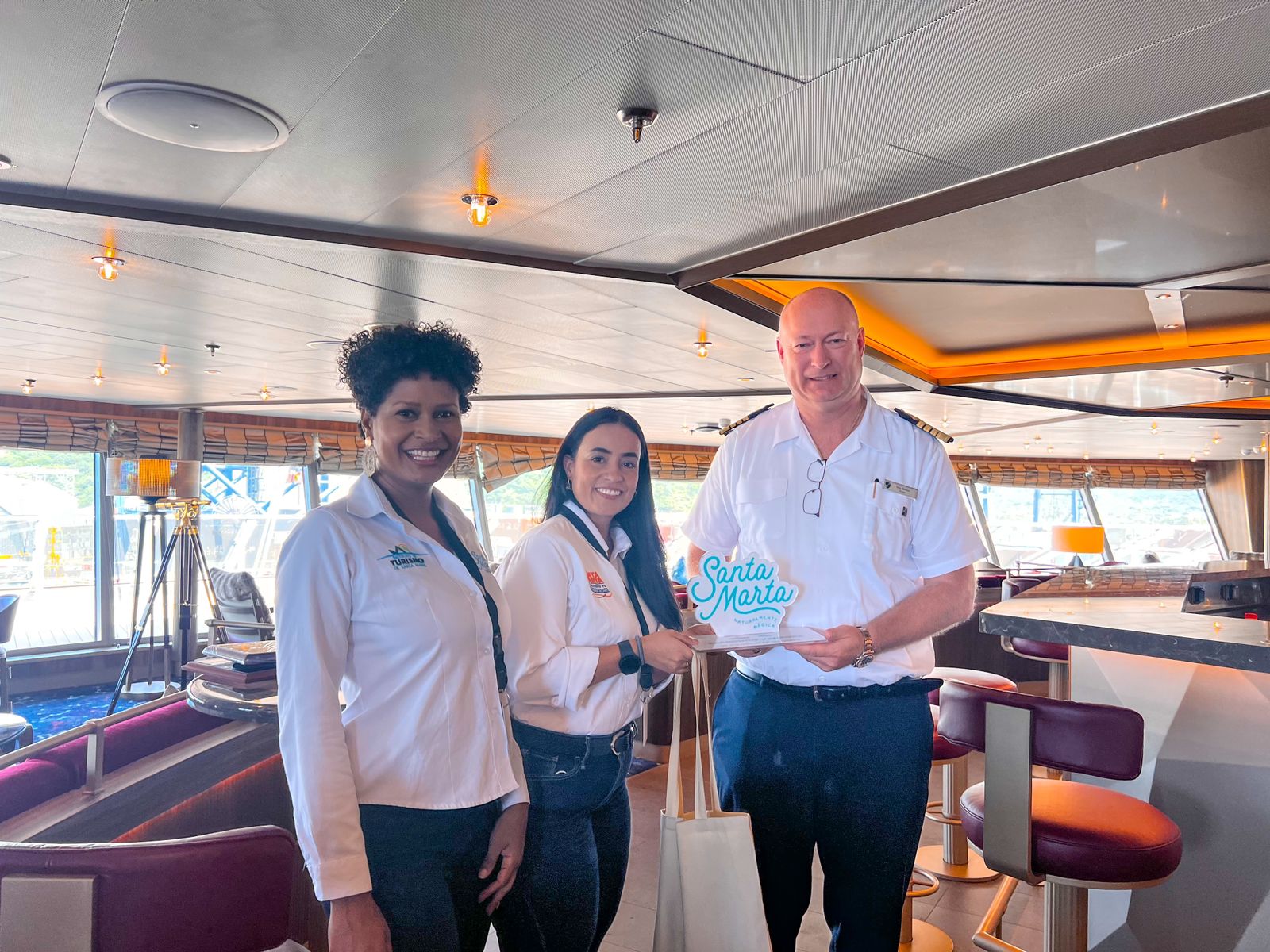 Bahía de Santa Marta recibió a visitantes a bordo del crucero Seabourn Venture