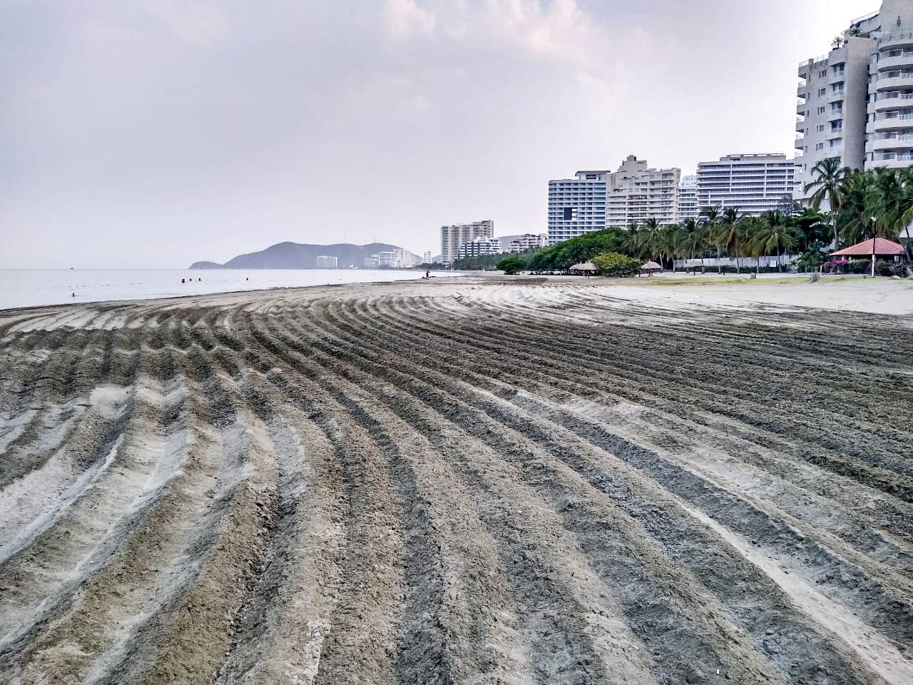 Essmar continúa realizando oxigenación de playas en El Rodadero y Bello Horizonte
