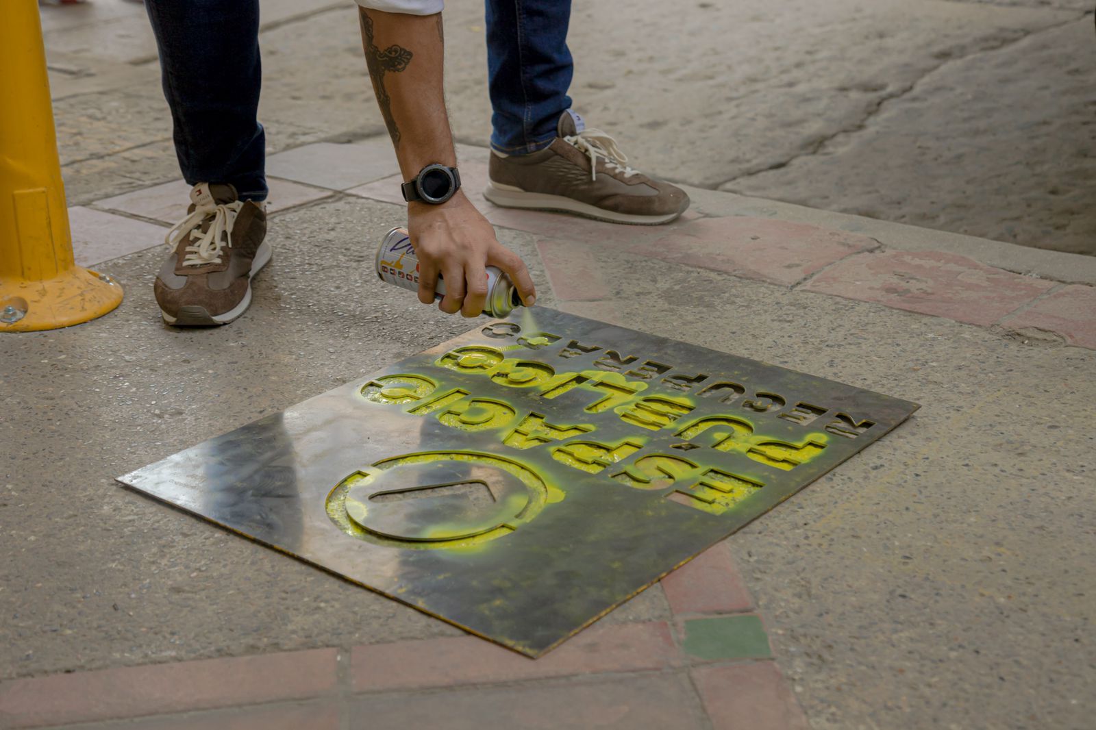 251 vendedores informales han cedido el espacio público para transformar la carrera 5ta