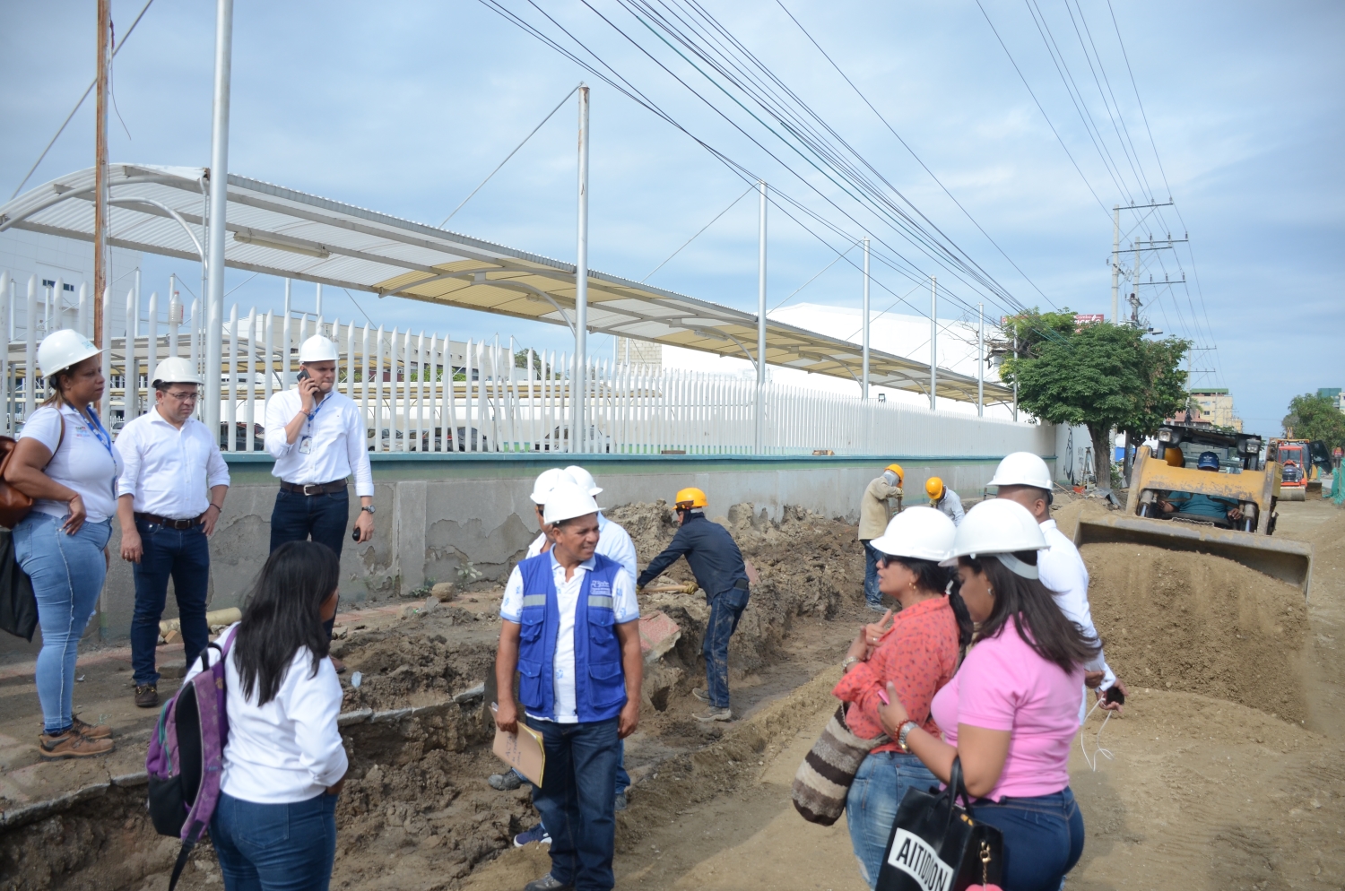 Dos puntos por encima del cronograma avanza la obra de la calle 22