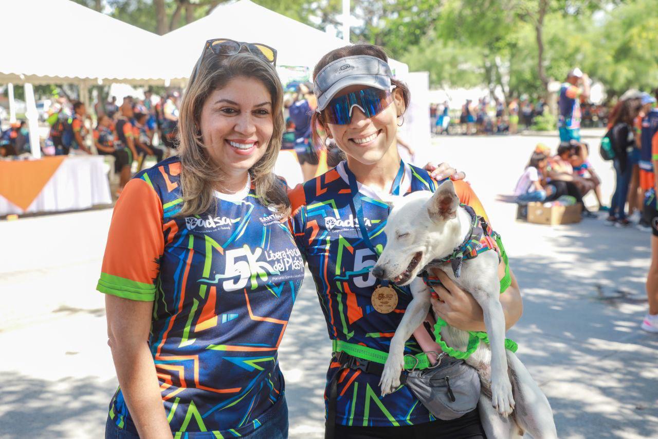 Más de 5 mil personas le madrugaron a la carrera 5K, ‘Libera Tu Ciudad del Plástico’