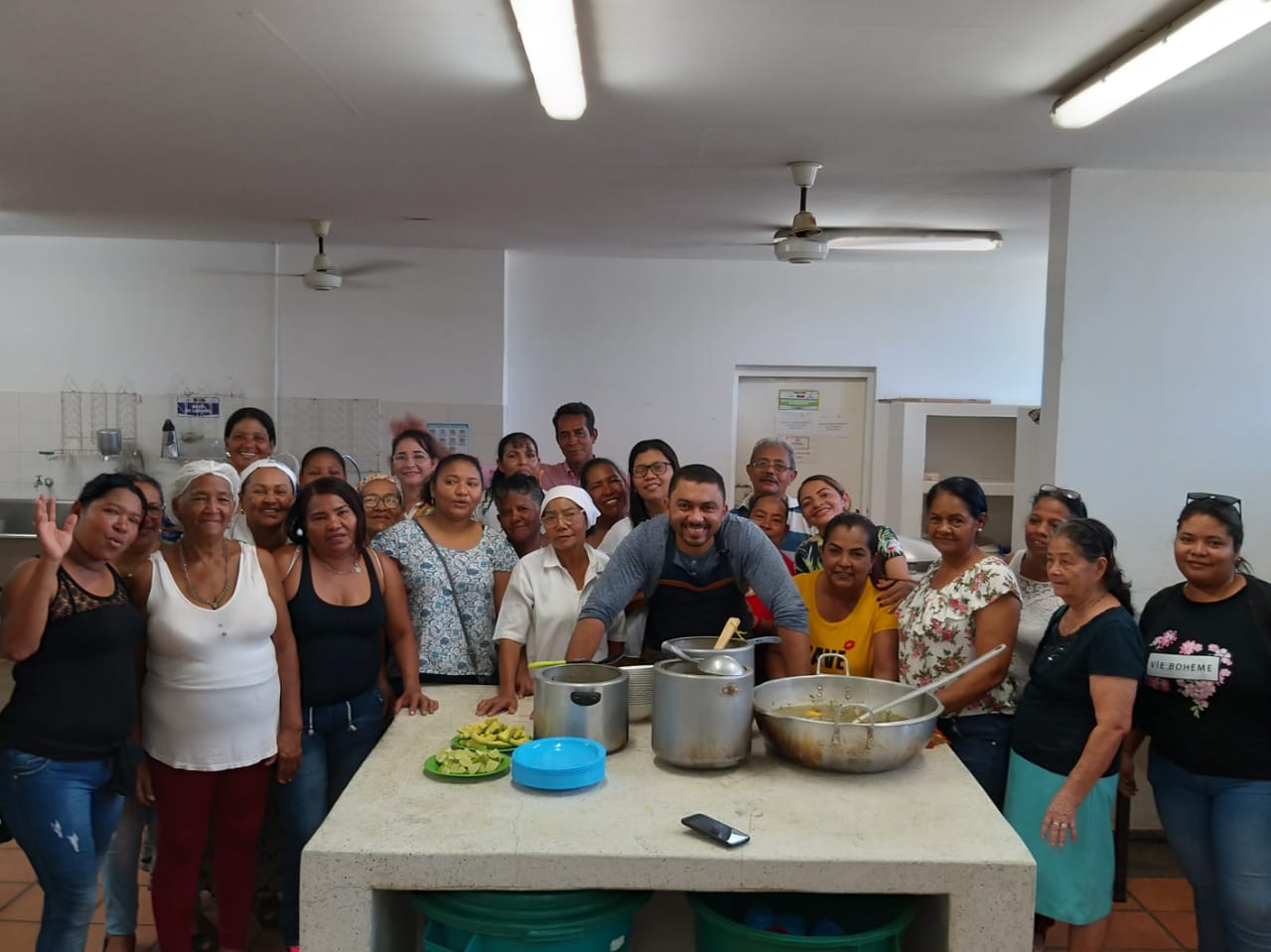 45 cocineros del Mercado Público reciben formación en técnicas de elaboración de platos típicos