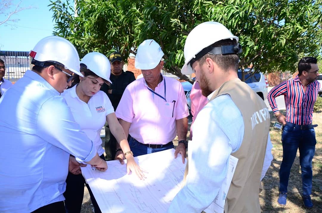 Alcaldesa Virna Johnson verifica que obras del colector Troncal del Caribe avanzan a buen ritmo Alcaldesa Virna Johnson verifica que obras del colector Troncal del Caribe avanzan a buen ritmo