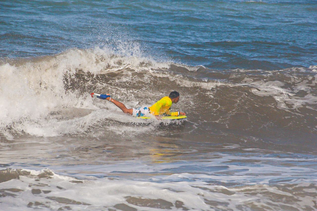 Colombia y Venezuela logran triunfos históricos en las finales de surf en los I Juegos Centroamericanos y del Caribe Mar y Playa