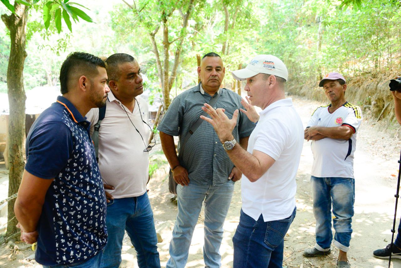 La Essmar se reúne con líderes de Paso del Mango para lograr acuerdos en el beneficio de la ciudadanía en la temporada de verano