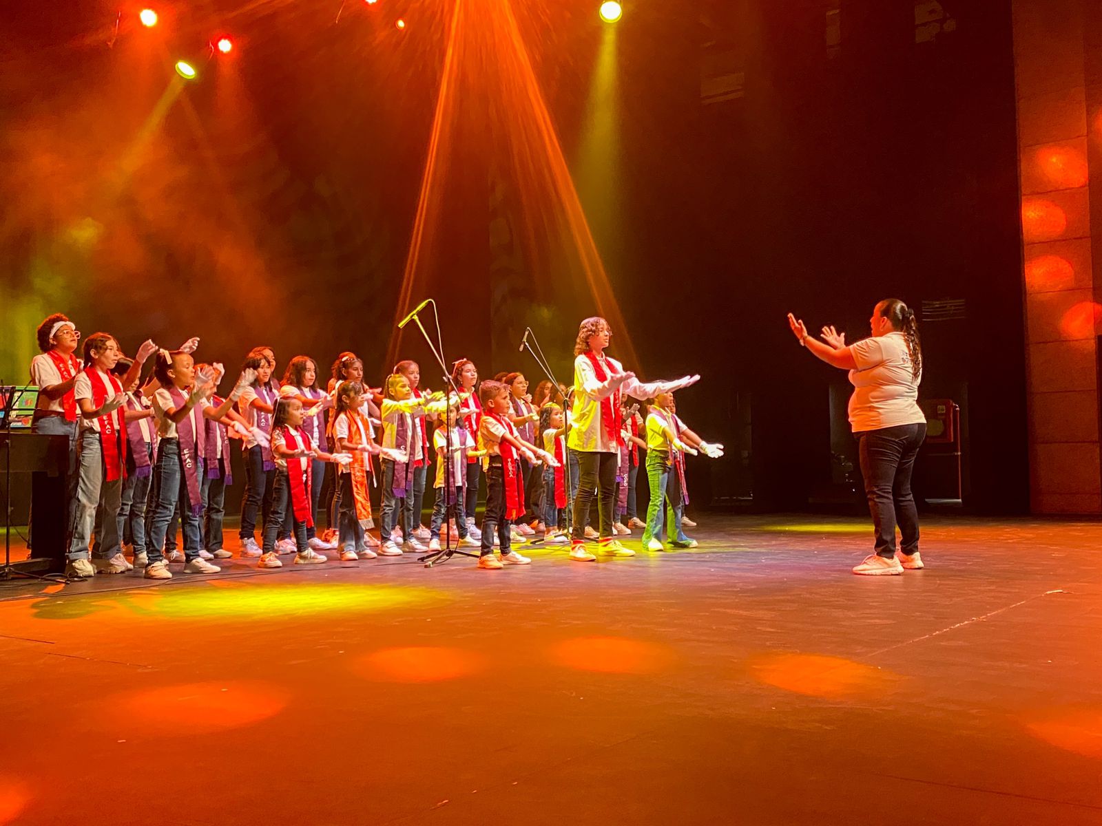 ‘Bonse aba’, el canto africano que inspira al Coro Distrital EFAC