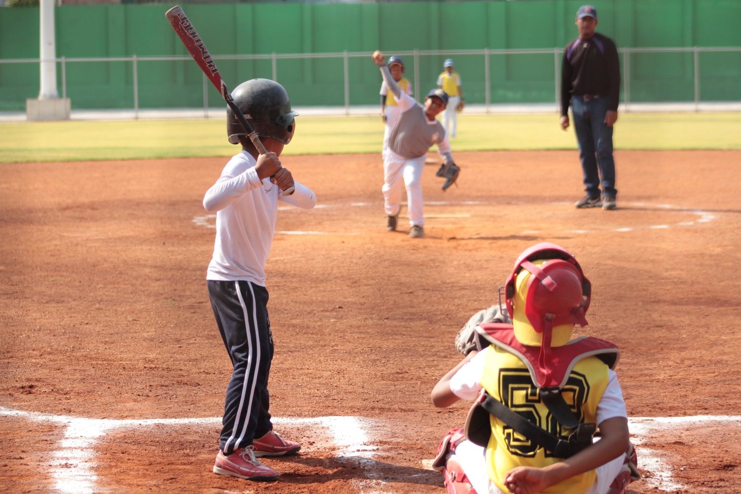 Distrito e Inred reactivan béisbol menor en Santa Marta