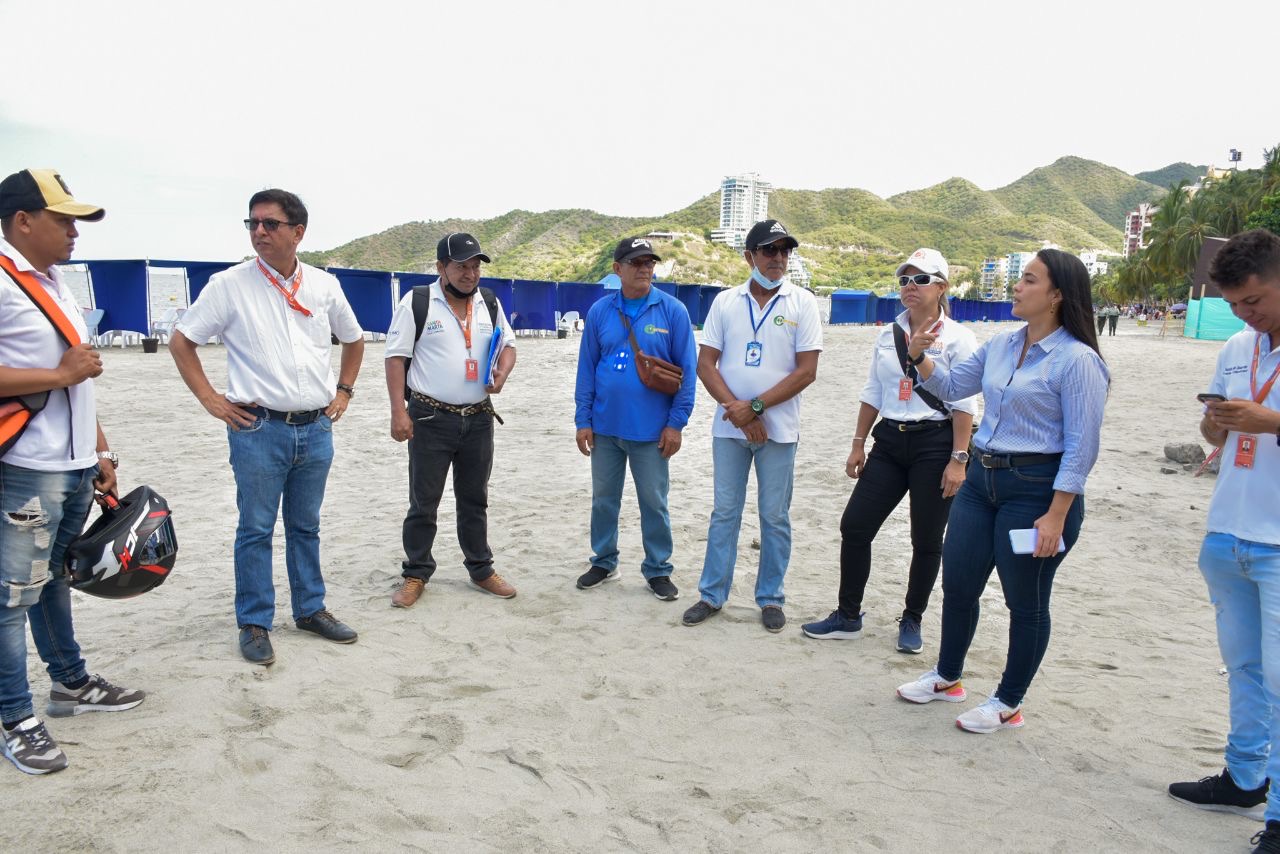 Alcaldía Distrital potencia el desarrollo turístico de El Rodadero y Playa Blanca con dotación de nuevas carpas