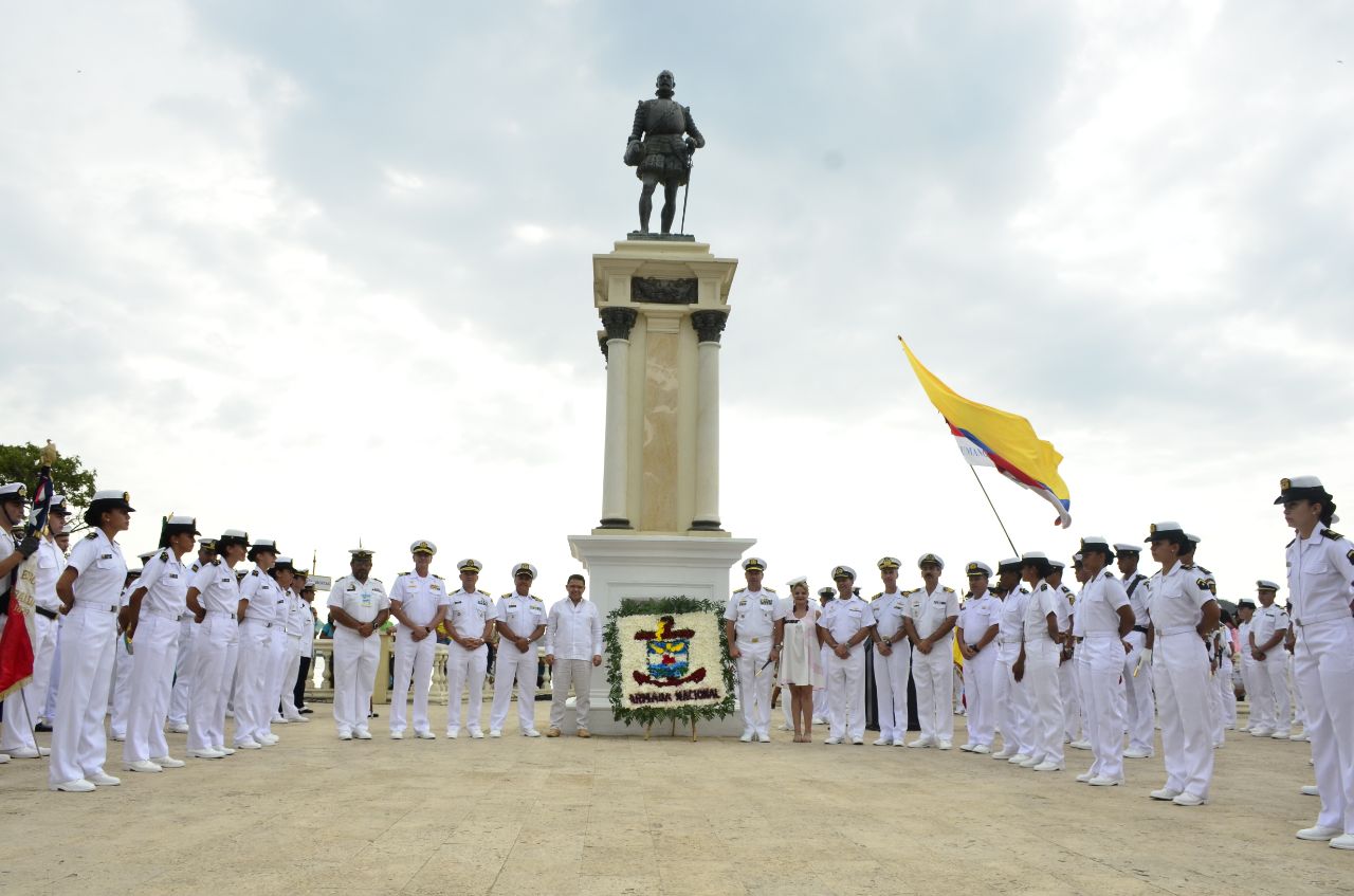 Desfile Naval con 300 marinos  engalanó calles del Centro Histórico de Santa Marta