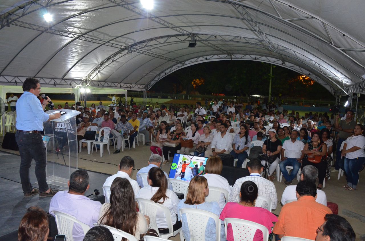 Alcalde pactó compromisos con la comunidad del barrio el Parque y sectores aledaños