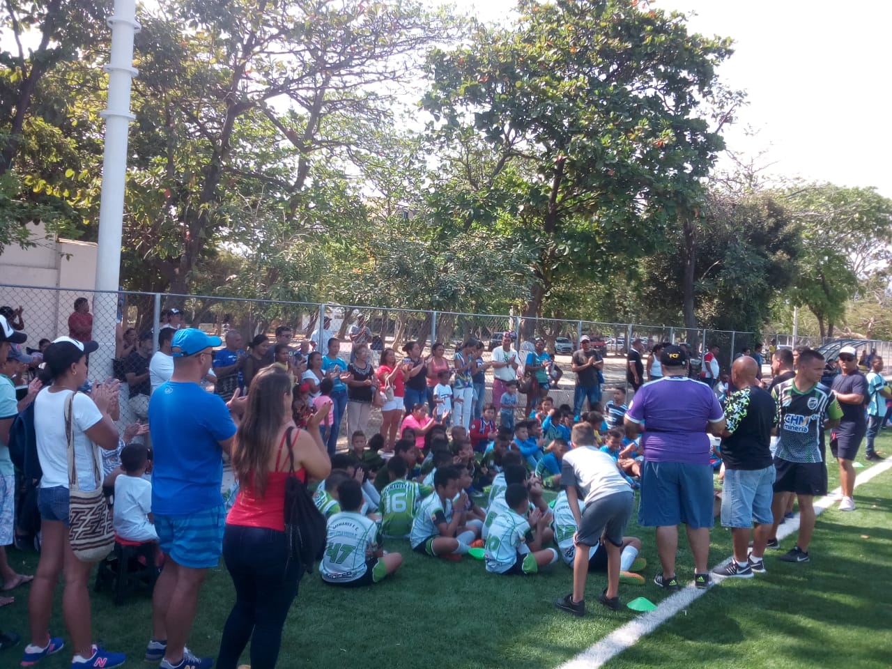 Niños de Santa Marta y Barranquilla combinaron oración y fútbol