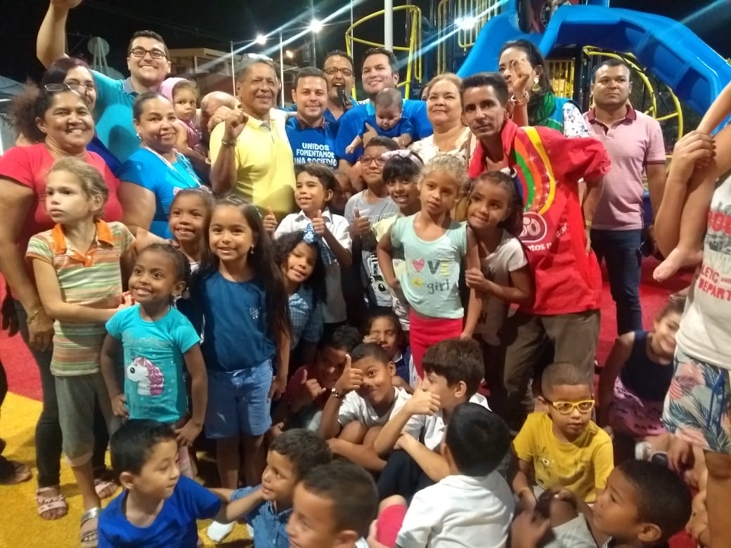 Con vacunas y juegos, 200 niños samarios se gozan 1mer día del Mes de la Niñez del Distrito