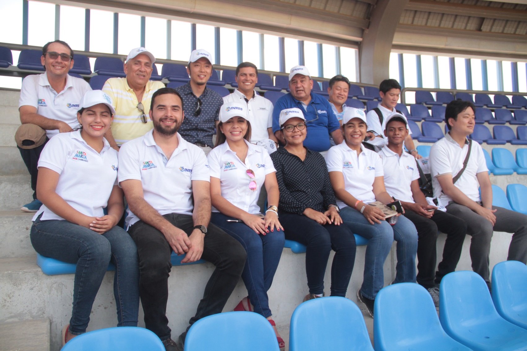 El Instituto Distrital de Recreación y Deportes, Inred, junto con el equipo de trabajo de la entidad recibió a la comisión que entregó algunos presentes, como las memorias de los Juegos Bolivariano