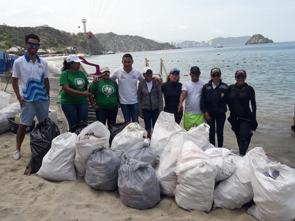 Indetur, Dadsa y demás autoridades se unen por limpieza de Playa Blanca con miras a galardón internacional