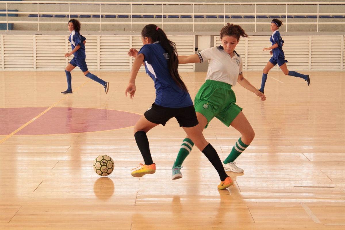 Inred apoya zonal clasificatorio de fútbol de salón femenino y vacacional en Los Almendros