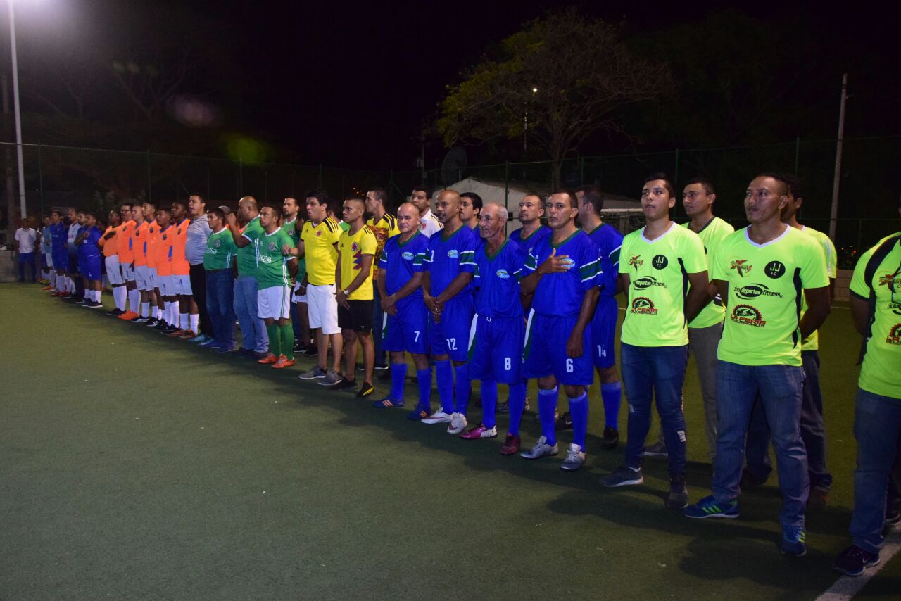 Con recolección de 1.600 botellas plásticas, Distrito inicia 1mer campeonato ambiental de fútbol-sala