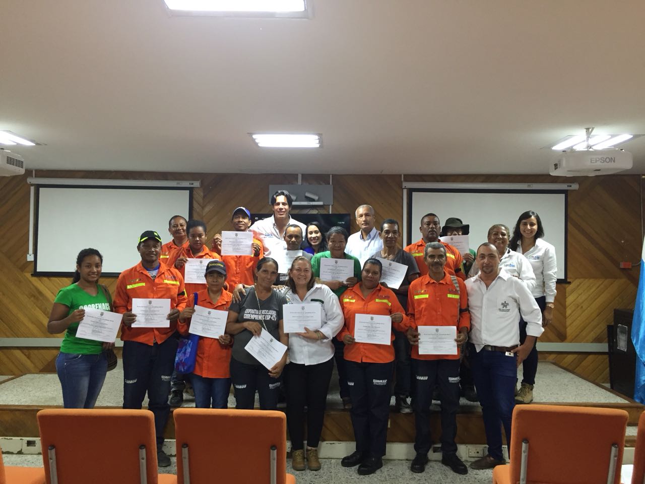 En trabajo conjunto de la Essmar y el Sena, 67 recicladores recibieron certificación en competencias laborales En trabajo conjunto de la Essmar y el Sena, 67 recicladores recibieron certificación en competencias laborales