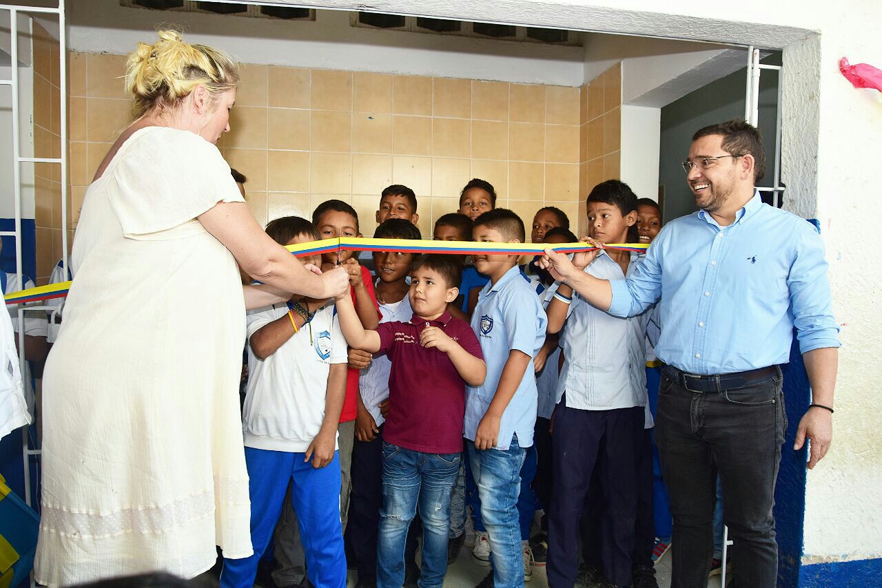 Alcaldía de Santa Marta y Fundación AnKar entregaron tres aulas y baterías sanitarias en la IED de Bonda