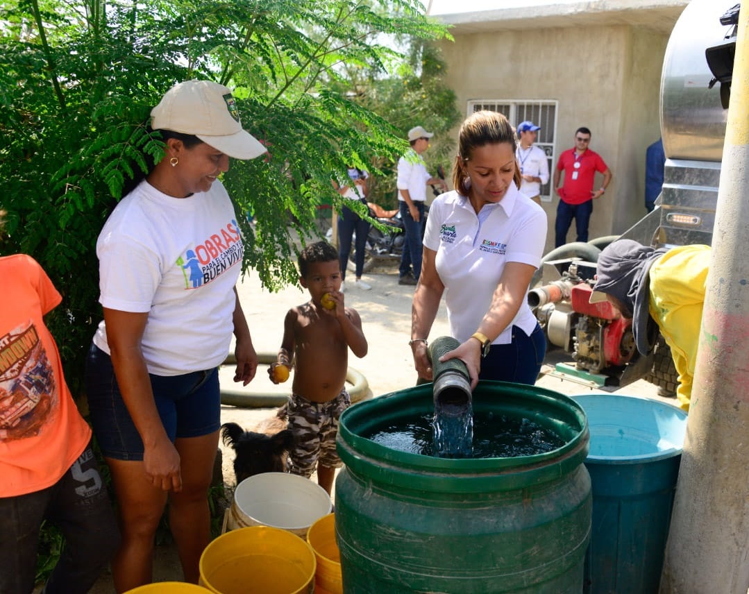 Essmar lleva 24 mil litros de agua a 275 familias del barrio Brisas del Mar