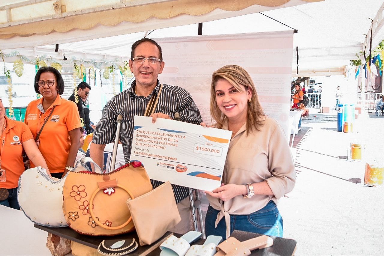 Con éxito se realizó la segunda versión de la feria “Diversos emprendimientos”