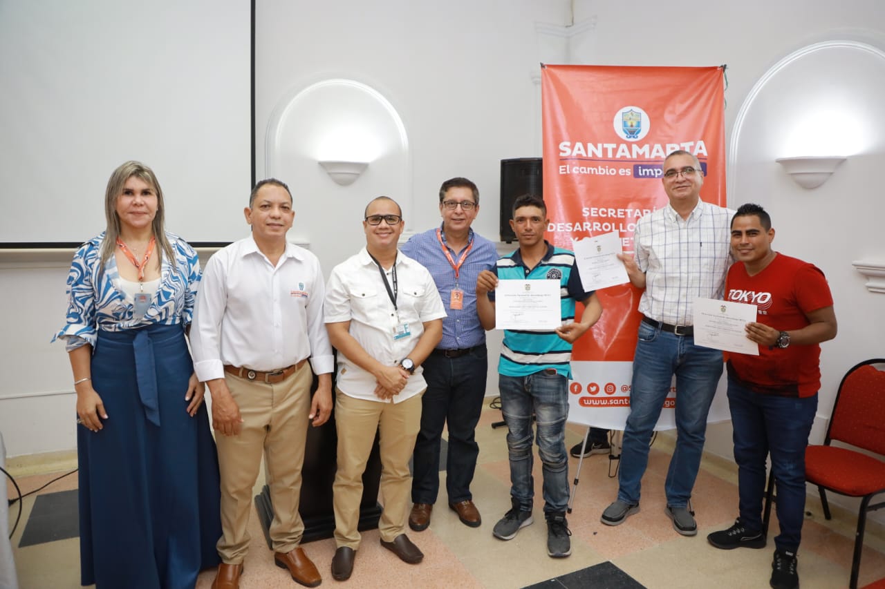 Alcaldía y SENA certificaron en atención y servicio al cliente a operadores turísticos de El Rodadero