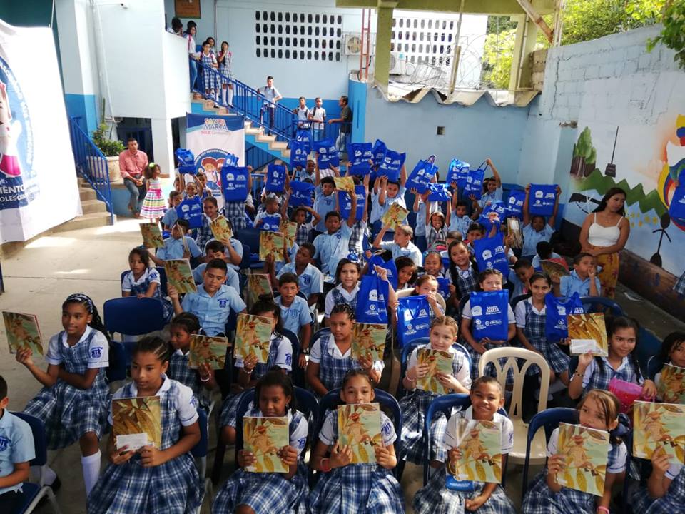 Entregados 300 kits a niños, niñas y adolescentes para prevenir reclutamiento forzado en el Distrito Entregados 300 kits a niños, niñas y adolescentes para prevenir reclutamiento forzado en el Distrito