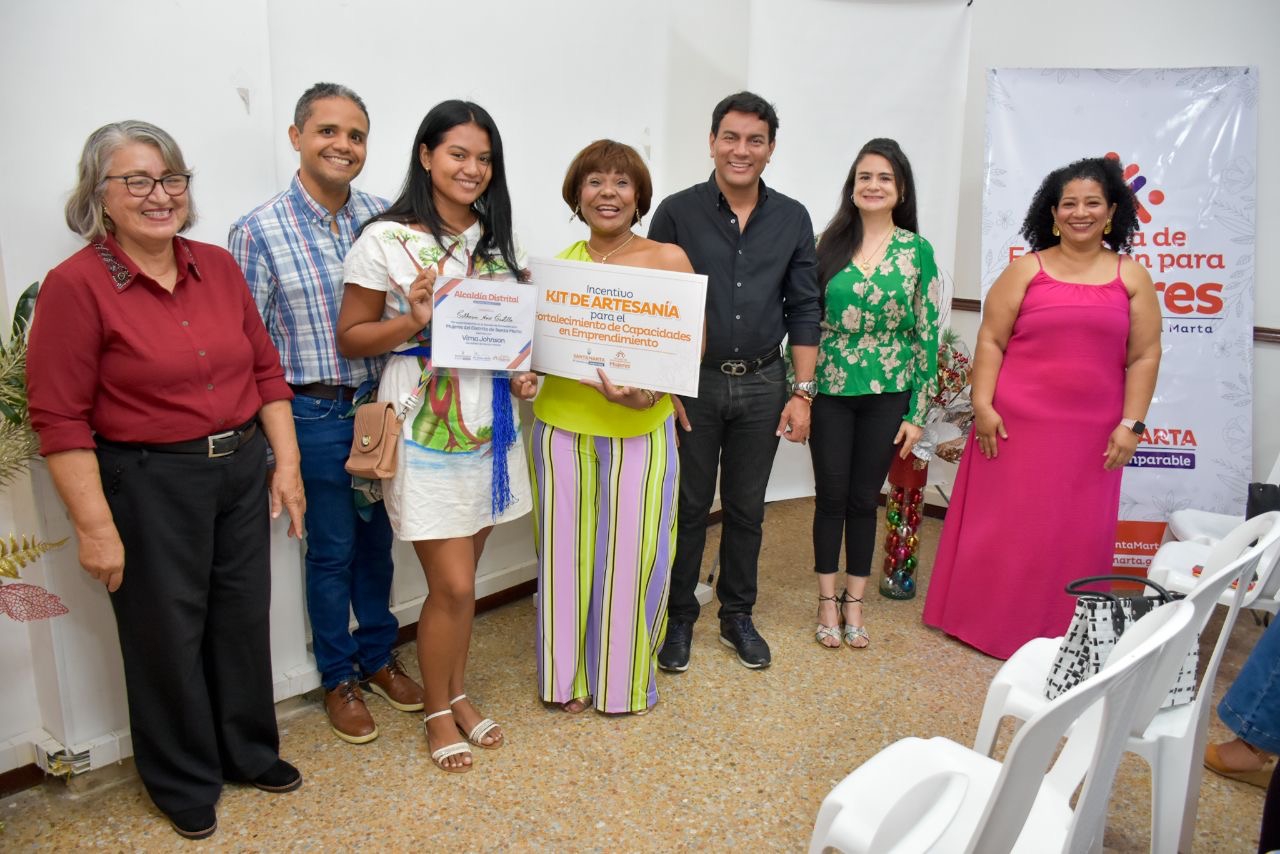 42 mujeres culminaron con éxito cursos de gastronomía y artesanía en la Escuela de Formación para Mujeres de Santa Marta