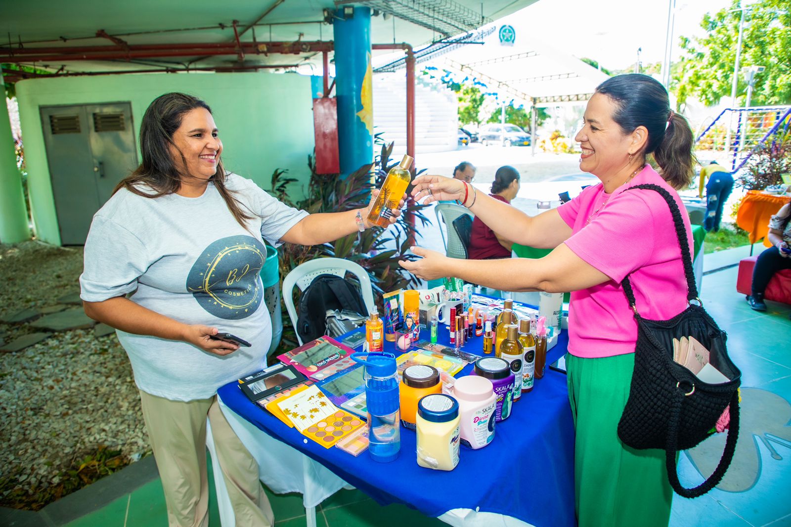 Masivo volumen de comercialización dejó la Segunda Feria de Emprendimiento EFAC