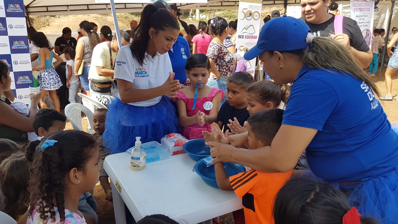 Con gran concurrencia se desarrolló Feria Temática de Salud en el barrio Los Alpes A Con gran concurrencia se desarrolló Feria Temática de Salud en el barrio Los Alpes A