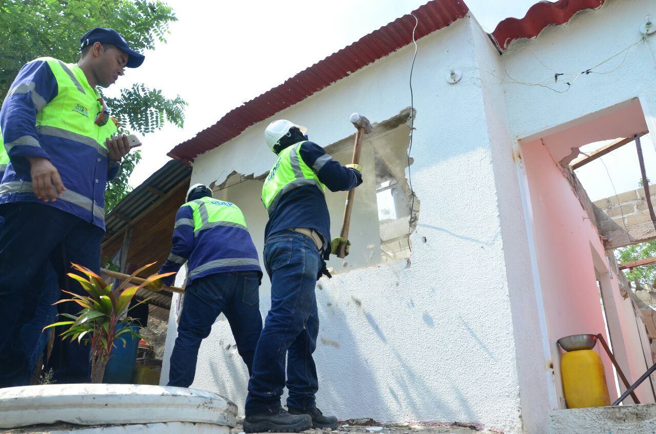 Se hizo la demolición de otra ‘olla’ en el Paraíso Se hizo la demolición de otra ‘olla’ en el Paraíso