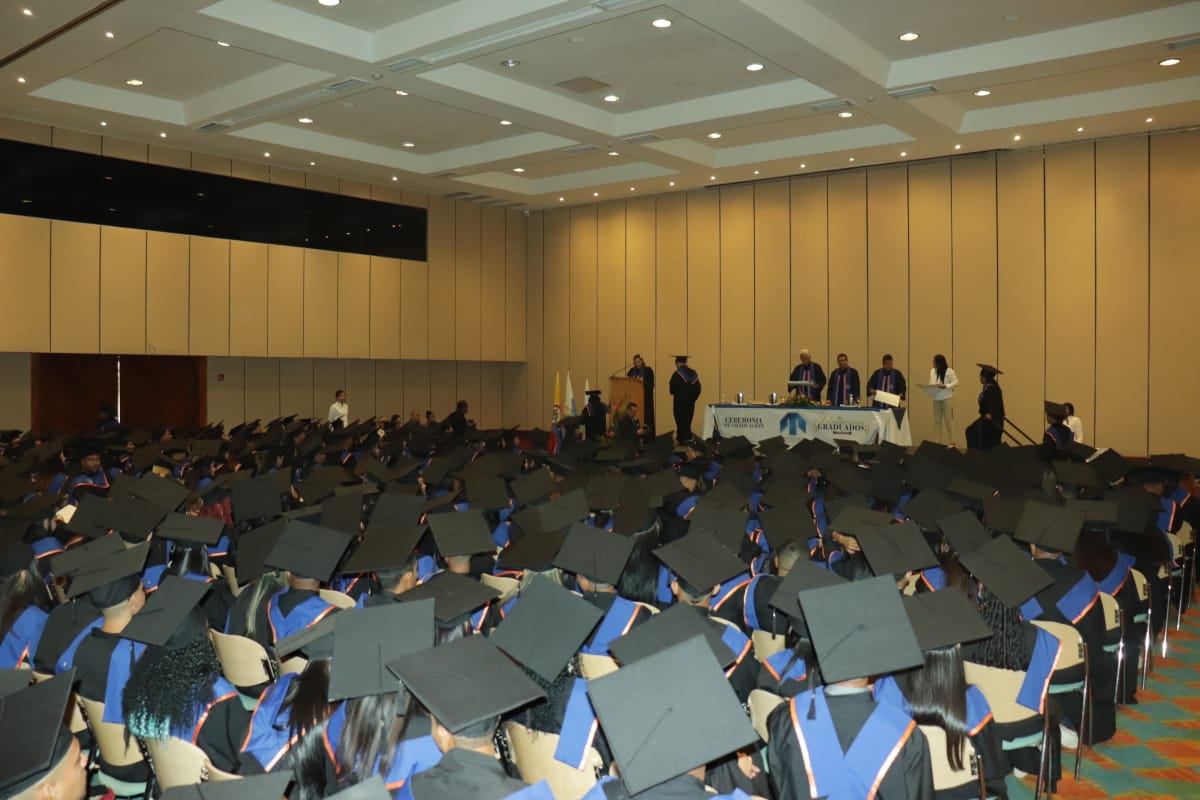 Politécnico Distrital otorga a 656 estudiantes títulos de técnicos y tecnólogos profesionales Politécnico Distrital otorga a 656 estudiantes títulos de técnicos y tecnólogos profesionales