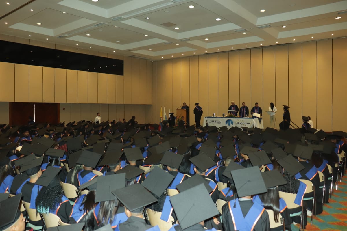 Politécnico Distrital otorga a 656 estudiantes títulos de técnicos y tecnólogos profesionales