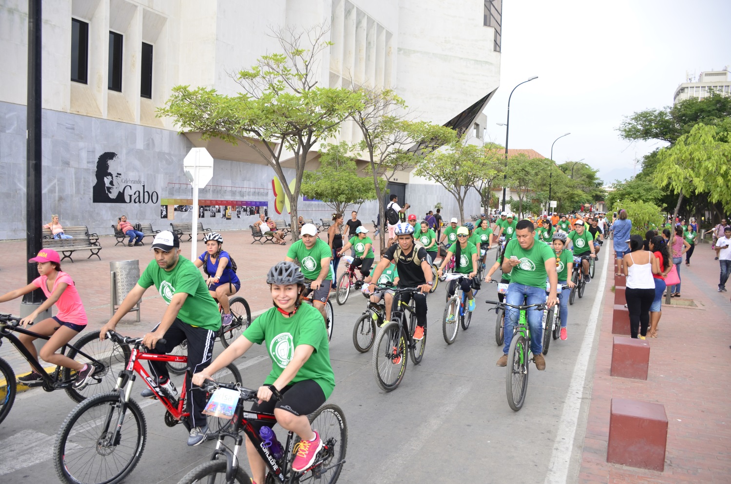 Directora del Dadsa hace llamado de conciencia ambiental a samarios tras ciclopaseo