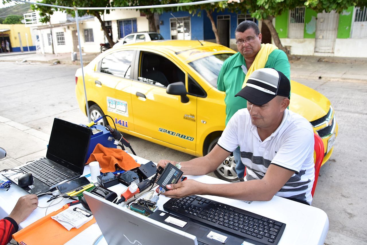 Secretaría de Movilidad inicia controles de verificación en la calibración del taxímetro para el cobro de la nueva tarifa