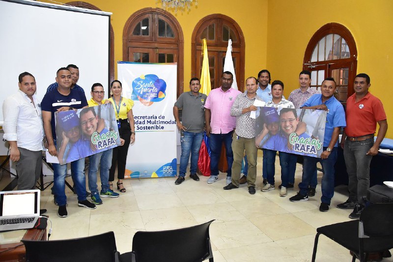 Alcalde Martínez entrega reconocimiento a los taxistas mejor calificados en la App ‘Buen Taxi’