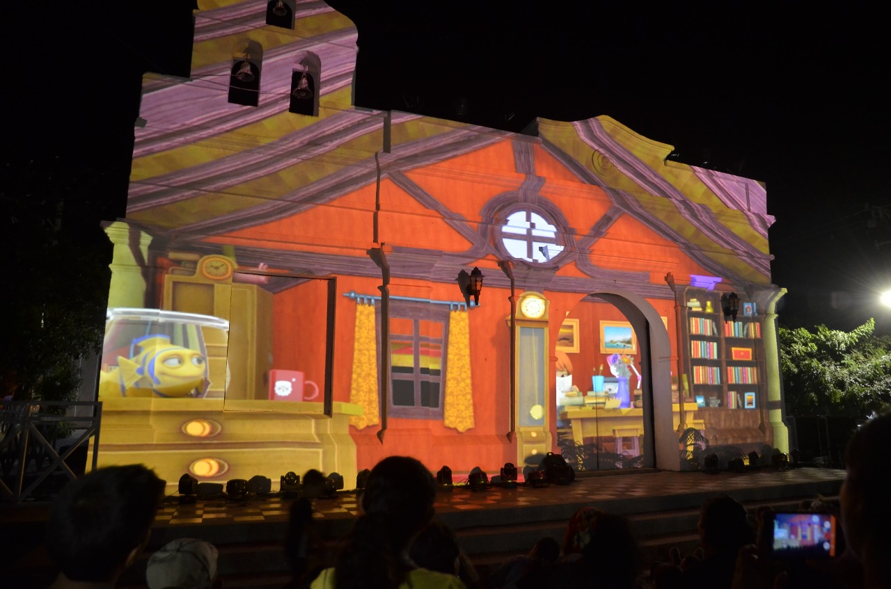 Proyección de video Mapping ‘Navidad y Alegría’ durante las Novenas Navideñas del Distrito