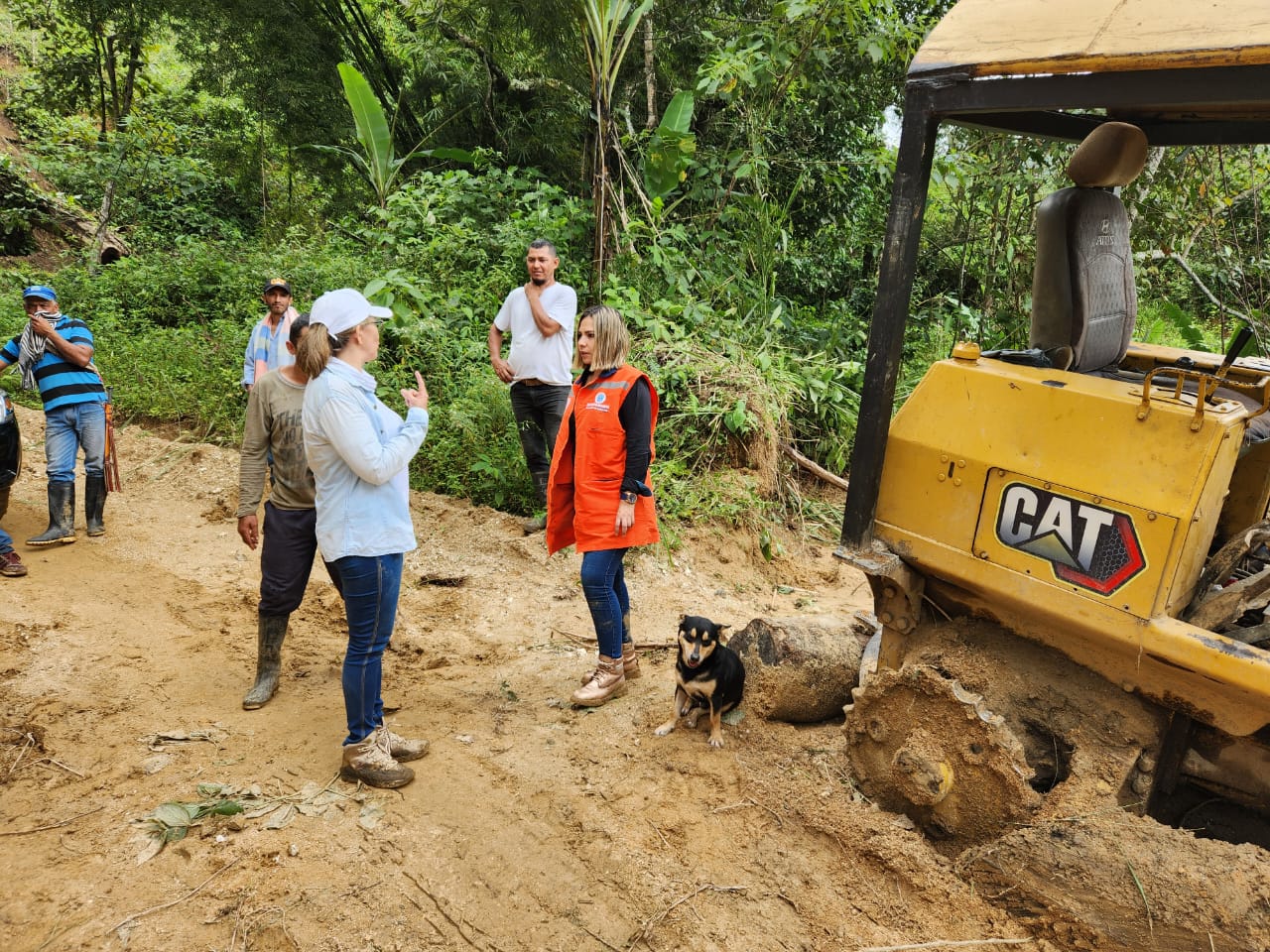 Alcaldía inspecciona avance de intervenciones en vías de la zona rural del Distrito