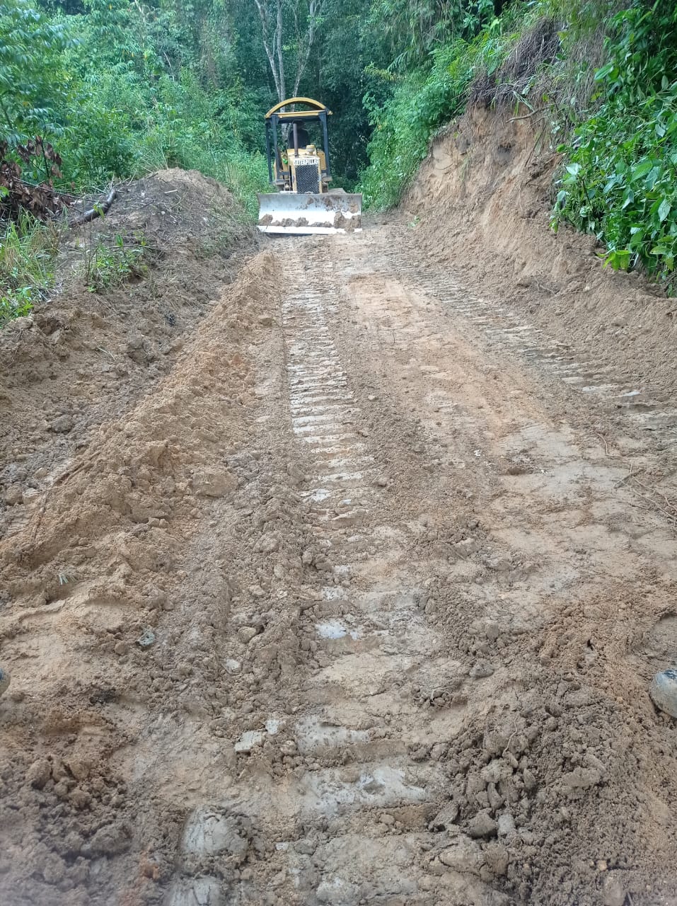 Alcaldía inspecciona avance de intervenciones en vías de la zona rural del Distrito